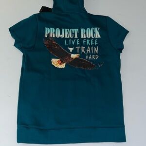 S UA Project Rock Cutoff Hoodie Mens Live Free Train Hard Eagle short sleeve
